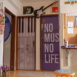Paz & - Peace & *