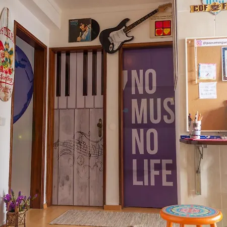 Paz & - Peace & *